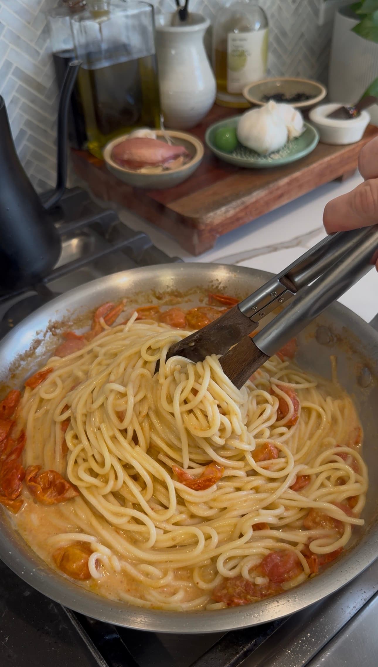 Goat Cheese Flavor Bomb spaghetti